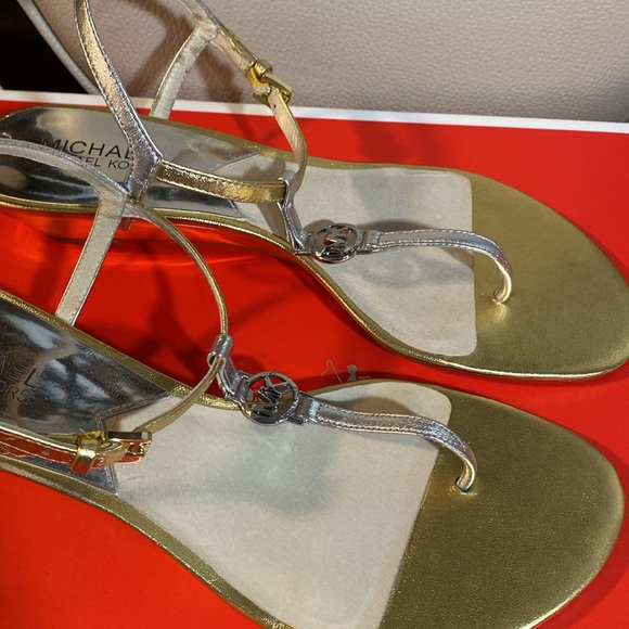 Michael Kors sandals like new in good condition. - Picture 4 of 6